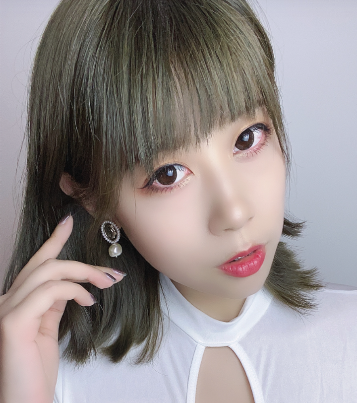 奈汐酱 nice 微博、小红帽、制服、vlog 视频大全与介绍-优图领域