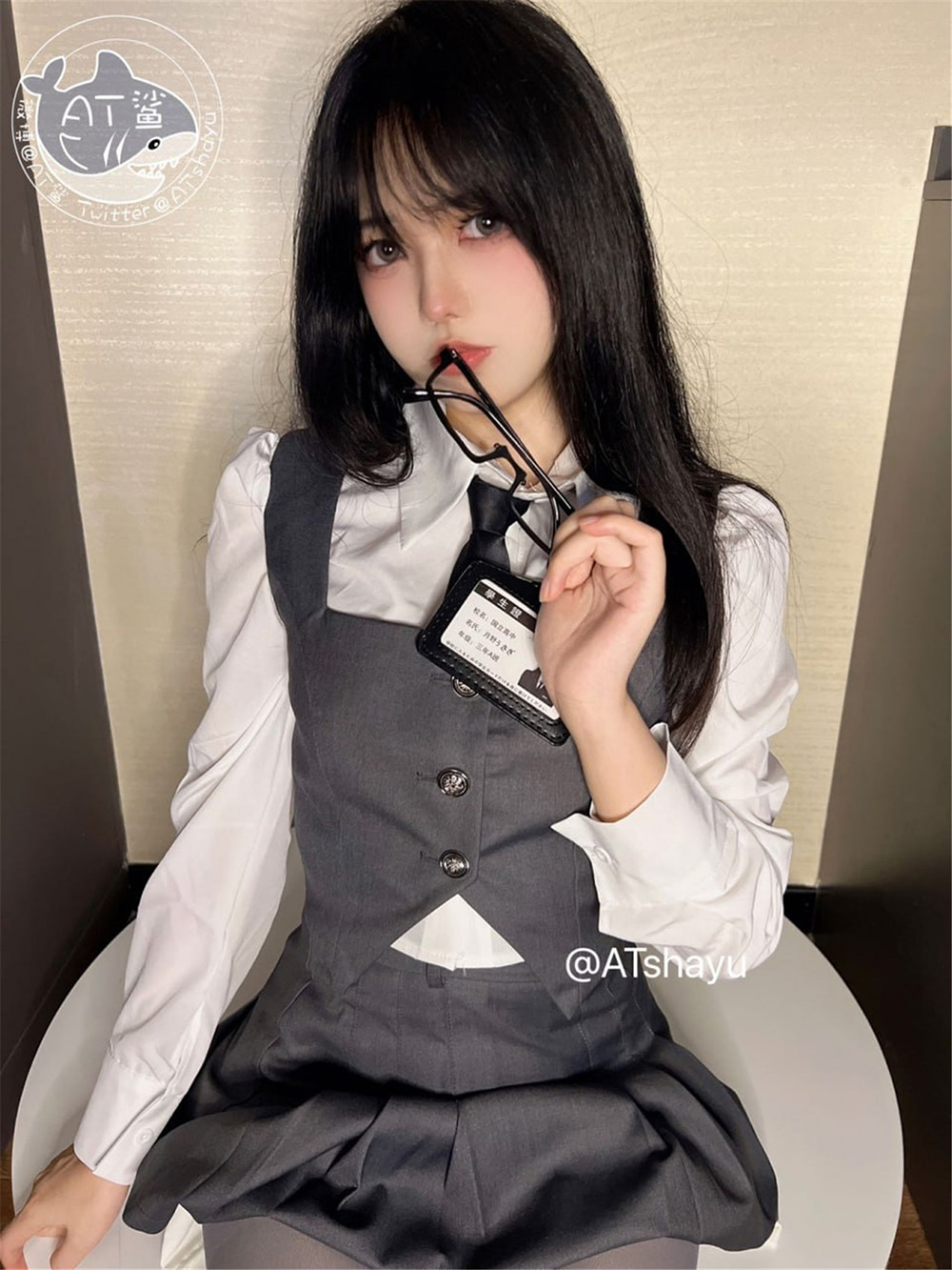 at鲨鱼在线高清图集免费大全-优图领域